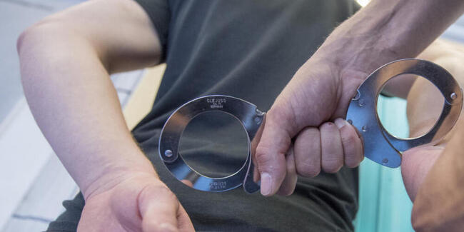 Die Polizei nahm drei mutmassliche Autodiebe fest. (Symbolbild)