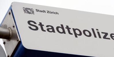 Die Regionalwache City in Zürich ist ab Januar wieder am Samstag geöffnet. Die Polizei reagiert damit auf eine Forderung aus derr Politik. (Symbolbild)