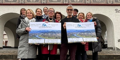 Die Frauenvereine und die Torkel-Kuchi übergeben 3500 Franken an zwei Hilfsprojekte.