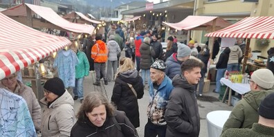 Viele Besucher haben die gute Stimmung am Hinterforster Weihnachtsmarkt genossen.