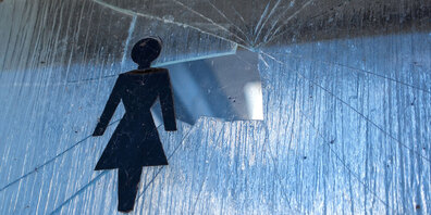 In der Schweiz sind dieses Jahr über 20 Frauen aufgrund ihres Geschlechts getötet worden: meist vom Partner oder Ex-Partner. Damit hat die Zahl der Femizide ein trauriges Rekordhoch erreicht. Fast immer geht solchen Taten häusliche Gewalt voraus