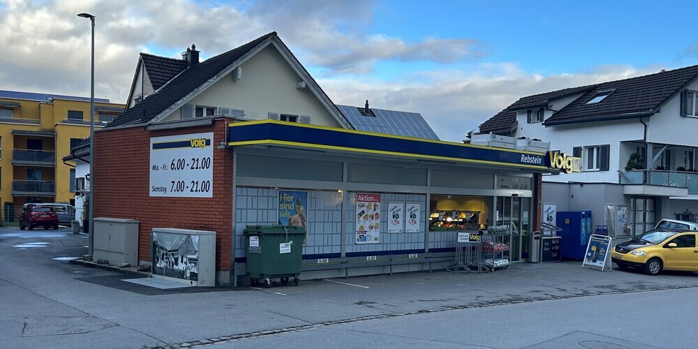 Obwohl der Betrieb eines Versorgungsgeschäfts nicht zu den klassischen Aufgaben einer Gemeinde zählt, nutzt der Gemeinderat diese seltene Gelegenheit, um eine für die Bevölkerung zentrale Infrastruktur langfristig zu sichern.