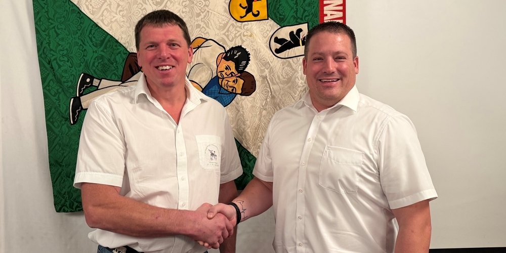 Jakob Roth (l.) übernimmt das Amt als Präsident von Reto Bleiker.