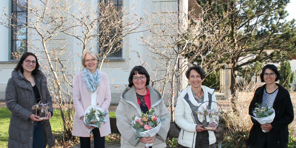 Mutationen im Verein: v.l. Julia Fernandez (neue Vermittlerin Rebstein/Marbach), Gabriela Hutter (neue Aktuarin), Adeline Heeb (neue Revisorin), Marianne Brütsch Maurer (scheidende Vizepräsidentin) sowie Marion Heeb (neue Vizepräsidentin).