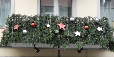 Im Städtli entdeckt man allerlei Weihnachtliches.