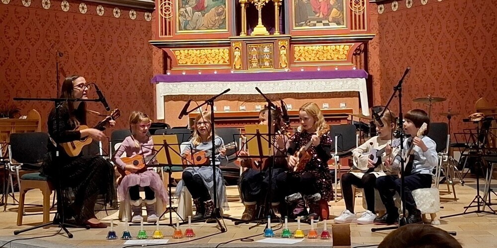 Die Musikschule Am Alten Rhein verzauberte mit einem stimmungsvollen Weihnachtskonzert.