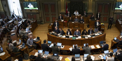 Der St. Galler Kantonsrat setzt die Regierung mit weiteren Sparforderungen unter Druck.