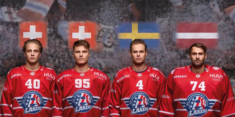 Lakers-Spieler in Nationalteams: (v.l.n.r.) die Stürmer Jonas Taibel und Tyler Moy, der Verteidiger Jacob Larsson und der Torhüter Ivars Punnenovs.