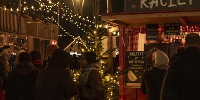 Die Stadt soll garantieren, dass in allen öffentlichen Einrichtungen Bargeld akzeptiert wird. Der Gemeinderat hat einen Vorstoss der SVP diskussionslos überwiesen. (Symbolbild)