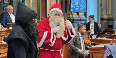 Sankt Nikolaus besuchte die Kantonsrätinnen und Kantonsräte in St.Gallen.