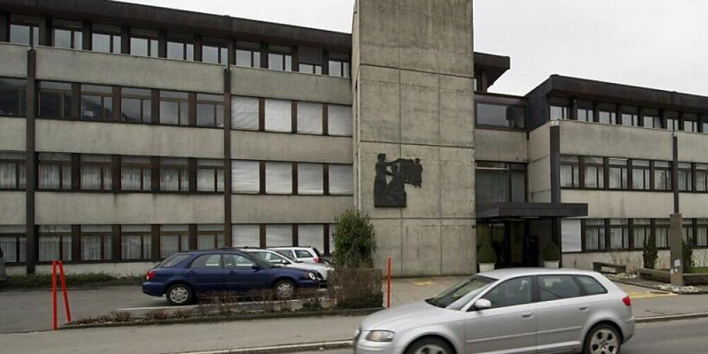 Das heutige Verwaltungsgebäude in Schwyz wird dereinst nach Kaltbach umziehen. (Archivaufnahme)