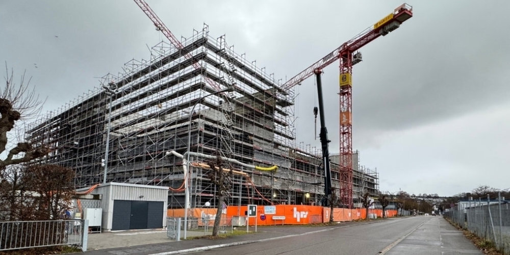 Zwischen Dübendorf und Wangen-Brüttisellen wächst ein beeindruckendes Sportinfrastrukturprojekt gegen den Himmel.