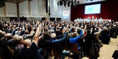 Hände hoch für den gleichbleibenden Steuersatz von 74 % in Rapperswil-Jona