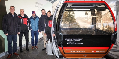 Werner Schurter, SBB – Leiter Zürcher S-Bahn und Region Ost; Peter Staub, BBF – CEO; Roger Walser, LUFAG – VRP; Reto Ebnöther, SOB – Leiter Marketing & Vertrieb und Katja Wildhaber, BBF – Mitglied der Geschäftsleitung,  machen ihre langjährige Zusammenarbeit sichtbarer.