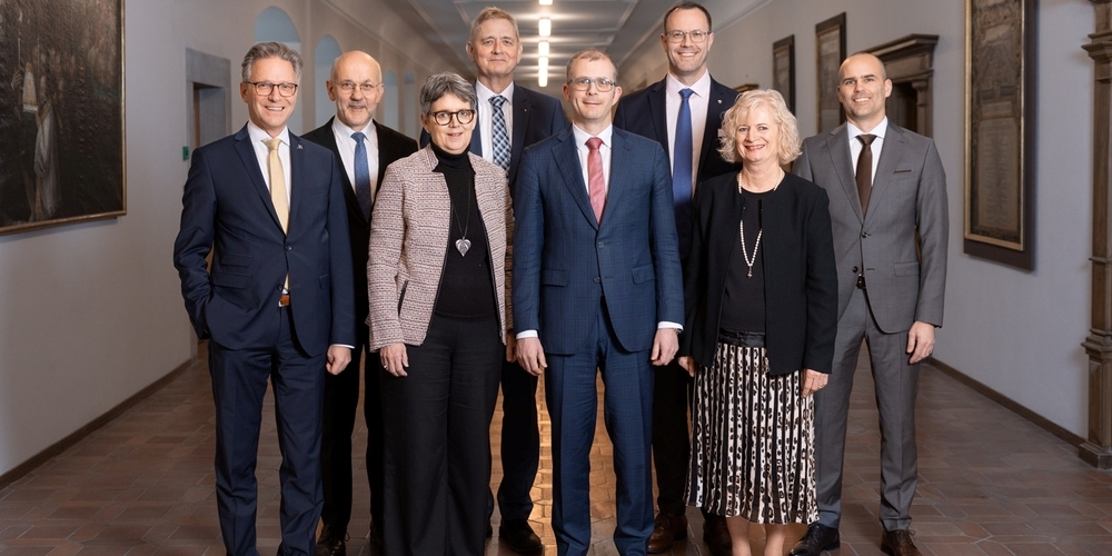 (v.l.) Verwaltungsdirektor Thomas Franck, die Administrationsratsmitglieder Hans Brändle, Barbara Hächler (Vizepräsidentin), Rolf Allenspach, Armin Bossart (Präsident), Matthias Wettstein, Cornelia Brändli-Bommer, David Hutter.