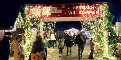 Der Christchindlimarkt Herisau zog am ersten Tag schon sehr viele Besucherinnen und Besucher an.