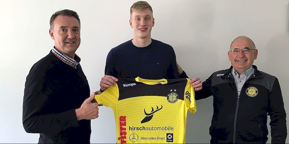 Ariel Pietrasik (in der Mitte) verstärkt ab der kommenden Spielzeit den TSV St.Otmar.