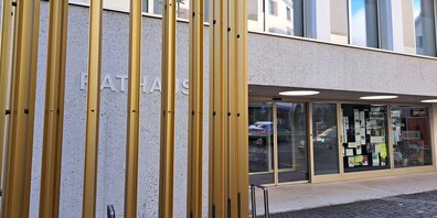 Neue Öffnungszeiten: Die Stadtverwaltung und städtischen Betriebe passen ihre Öffnungszeiten per 1. Januar 2026 an – vorerst testweise bis Ende April 2026.