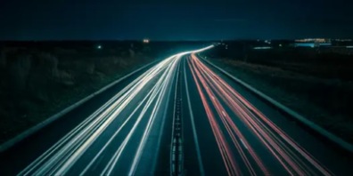 Eine Falschfahrerin konnte auf der Autobahn A1 bei Oftringen im Aargau gestoppt werden, bevor es zu einem Unfall kam. (Archivbild)