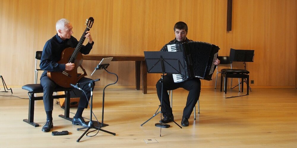 Ghenadie Rotari und Rainer Thiede werden wieder beim Neujahrskonzert im Evang. Kirchgemeindehaus Thal auftreten.