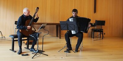 Ghenadie Rotari und Rainer Thiede werden wieder beim Neujahrskonzert im Evang. Kirchgemeindehaus Thal auftreten.