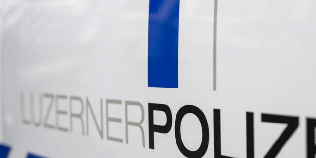 In Flühli LU überschlug sich am Samstag ein Auto mehrfach, bis es zum Stillstand kam. (Symbolbild)