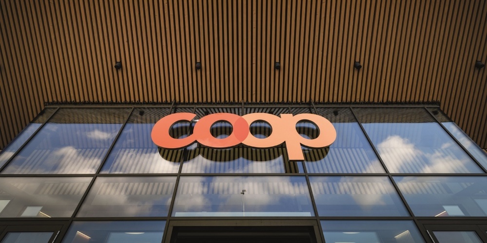 Coop steigerte im vergangenen Geschäftsjahr den Umsatz in Detail- und Grosshandel sowie im Online-Geschäft.