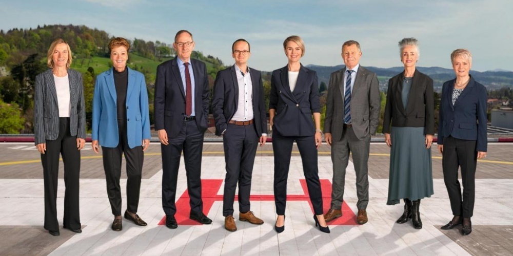 Von links: Dr. Kathrin Arioli (Staatsschreiberin), Dr. Silvia Steiner, Mario Fehr, Dr. Martin Neukom (Vize-Präsident), Natalie Rickli (Regierungspräsidentin), Ernst Stocker, Carmen Walker Späh, Jacqueline Fehr.