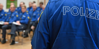 Ebenfalls Teil der Veranstaltung war die Inpflichtnahme einer Polizistin und eines Polizisten.