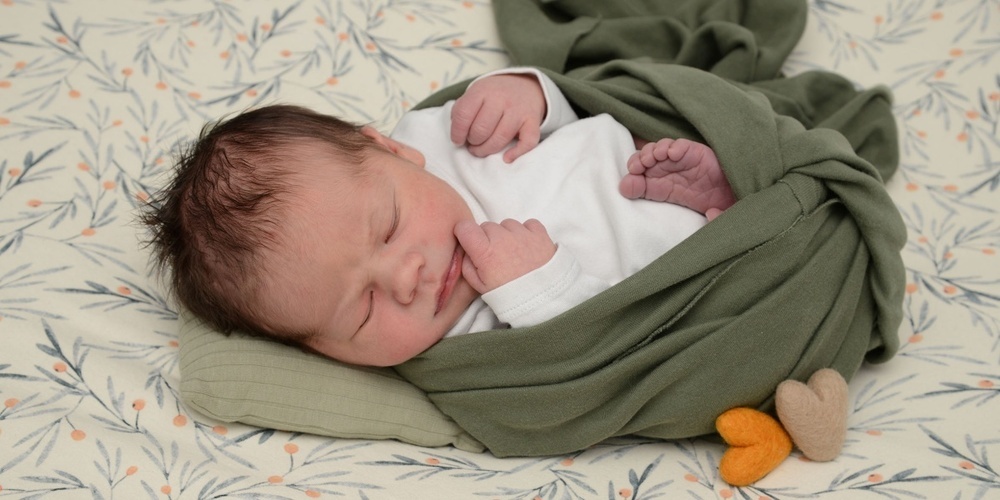 Das Neujahrsbaby liess auf sich warten. Sian wurde am 2. Januar 2026 um 23.37 Uhr geboren.  Er war bei der Geburt 3710g schwer und 51 cm lang. 