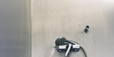 An der Unterkunft für Schutzsuchende in der Gemeinde Schwyz sind dringende Sanierungsmassnahmen an den Sanitäranlagen notwendig. (Symbolbild)