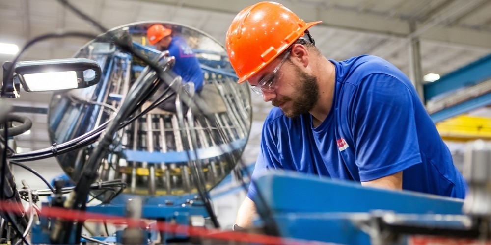 Vom Anstieg gegenüber Dezember 2024 sind Industrie und verarbeitendem Gewerbe weniger betroffen als andere Branchen. (Symbolbild)