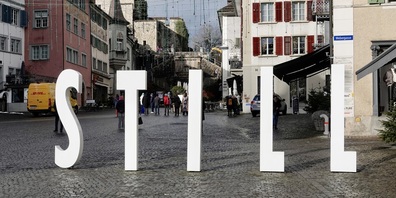 Schweigeminute für die Opfer von Crans-Montana.