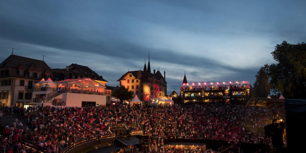 Auch 2021 wird sich das Rock OZ'Arènes in der Arena von Avenches nicht so präsentieren wie vor Corona: Die Ausgabe zum 30-jährigen Jubiläum wurde erneut verschoben. Und: Ob das Festival aus der finanziellen Notlage herausfindet, bleibt weiterhin o...