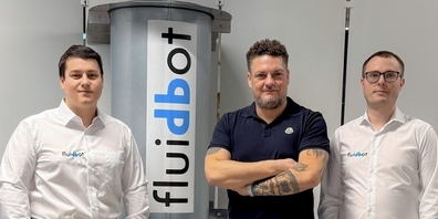 Ab Frühling 2026 begleitet der Ostschweizer Unternehmer Sam Wüst (Mitte) als Verwaltungsrat den weiteren Aufbau und die strategische Entwicklung der fluidbot AG. Hier im Bild mit fluidbot CEO Stefan Bamberger (links) und Elias Rozinek, CFO (rechts).