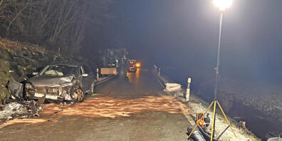 Bei der Kollision zweier Autos in Amlikon-Bissegg landete eine 42-Jährige mit ihrem Auto in einem Bach.