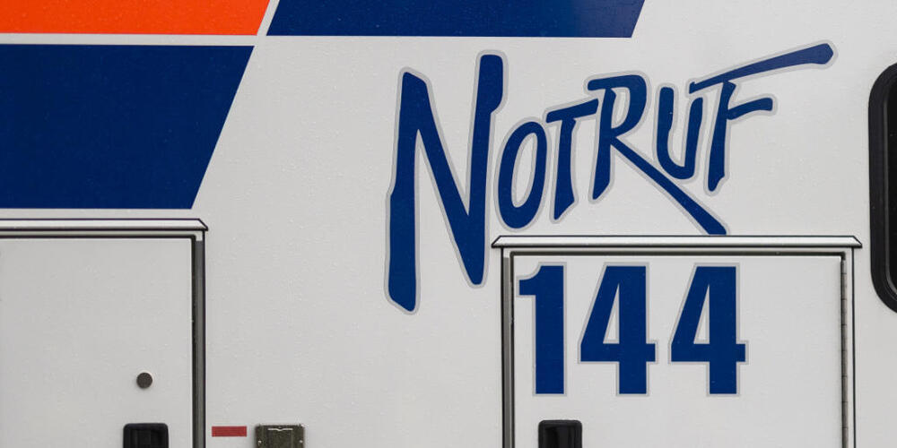 Am Sonntagmorgen brannte es in einer Wohnung in Zürich-Altstetten. Eine Person musste ins Spital gebracht werden. (Symbolbild)