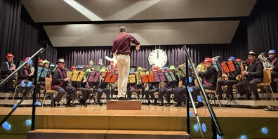 Nach der Pause trat die MGBO in fröhlich-lockerer "Uniform" auf.