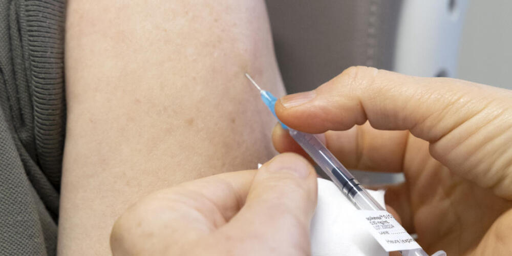 Das revidierte St. Galler Gesundheitsgesetz sieht ein möglicher Impfzwang für gewisse Personengruppen vor. Wer sich weigert, könnte gebüsst werden. (Symbolbild)