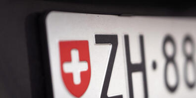 Seit Anfang Jahr können im Kanton Zürich Wunsch-Kontrollschilder zum Fixpreis bezogen werden. Über 200 Autofahrerinnen und Autofahrer haben bisher davon Gebrauch gemacht. (Symbolbild)