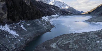 Zahlreiche Wasserkraftwerke in Graubünden werden ausserkantonal betrieben, wie hier der Marmorera Stausee des Elektrizitätswerks der Stadt Zürich (ewz). In den kommenden Jahren will der Kanton Graubünden deshalb den Heimfall anwenden. (Archiv...