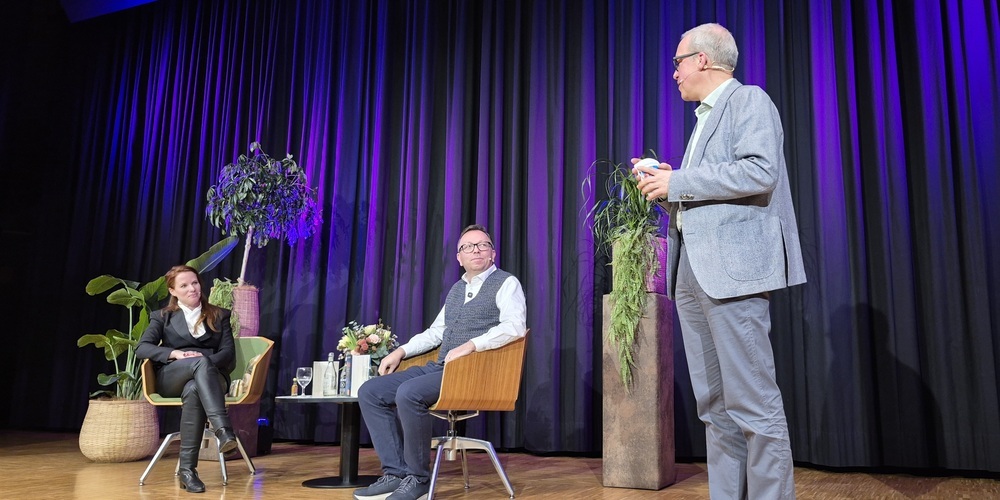 Florence Gaub, Zukunftsforscherin und Forschungsdirektorin des NATO-Verteidigungskollegs in Rom, Moderator Ralph Dietsche, Ruedi Mattle, Altstätter Stadtpräsident und Präsident Verein St.Galler Rheintal 