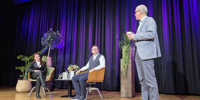 Florence Gaub, Zukunftsforscherin und Forschungsdirektorin des NATO-Verteidigungskollegs in Rom, Moderator Ralph Dietsche, Ruedi Mattle, Altstätter Stadtpräsident und Präsident Verein St.Galler Rheintal 