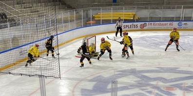 Spannender Spitzenkampf: Die Küsnachter bedrängen das Tor von Dielsdorf-Niederhasli.