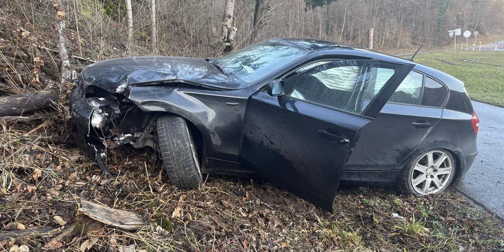 Am Unfallauto entstand Totalschaden.