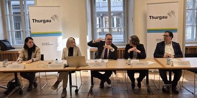 v.l.: Claudia Gubler, Verband Thurgauer Gemeinden VTG, Ressort Gesundheit; Judith Hübscher Stettler, Amt für Gesundheit; Urs Martin, Chef Departement für Finanzen und Soziales; Claudia Walser, Amt für Daten und Statistik und Ivan Trajkov, Katholische Landeskirche und Mitglied der Projektgruppe. 