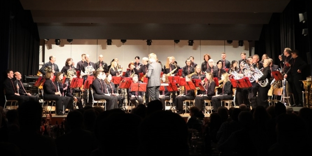 Am Winterkonzert gab's Musik von Peter Reber bis zur weltbekannten Adele und Theater mit «Fascht e Familie».