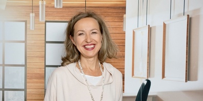 Anja-Maria Munninger verbindet strategische Klarheit aus Wirtschaft und Leadership mit intuitiver und medialer Wahrnehmung. Mit über 25 Jahren Erfahrung, mehr als zehn Jahren Ausbildung am Arthur Findlay College (UK) sowie Expertise in Systemaufstellungen macht sie verborgene Muster sichtbar und initiiert wirksame Transformationsprozesse.