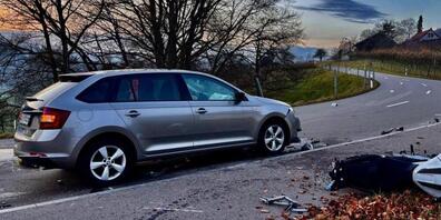 Die Verletzungen des Motorradfahrers nach der Kollision mit einem entgegenkommenden Auto waren so schwer, dass er noch auf der Unfallstelle starb.