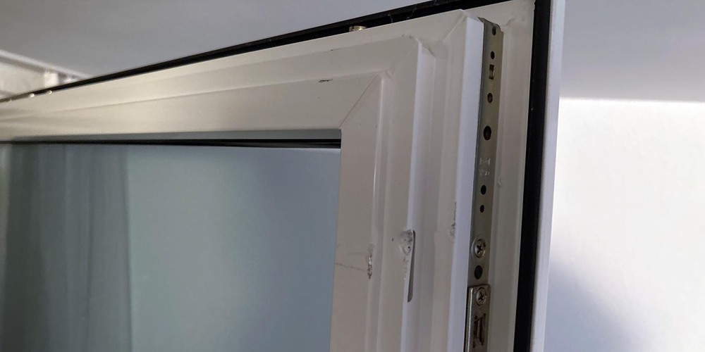 Die Täter brachen in mehrere Liegenschaften ein.